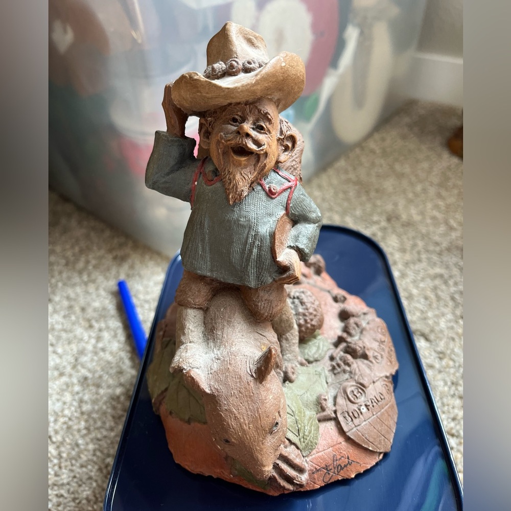 Signed Tom Clark Gnome, Buffalo Bill, Mold Edition #33, Item # 1092, 1985